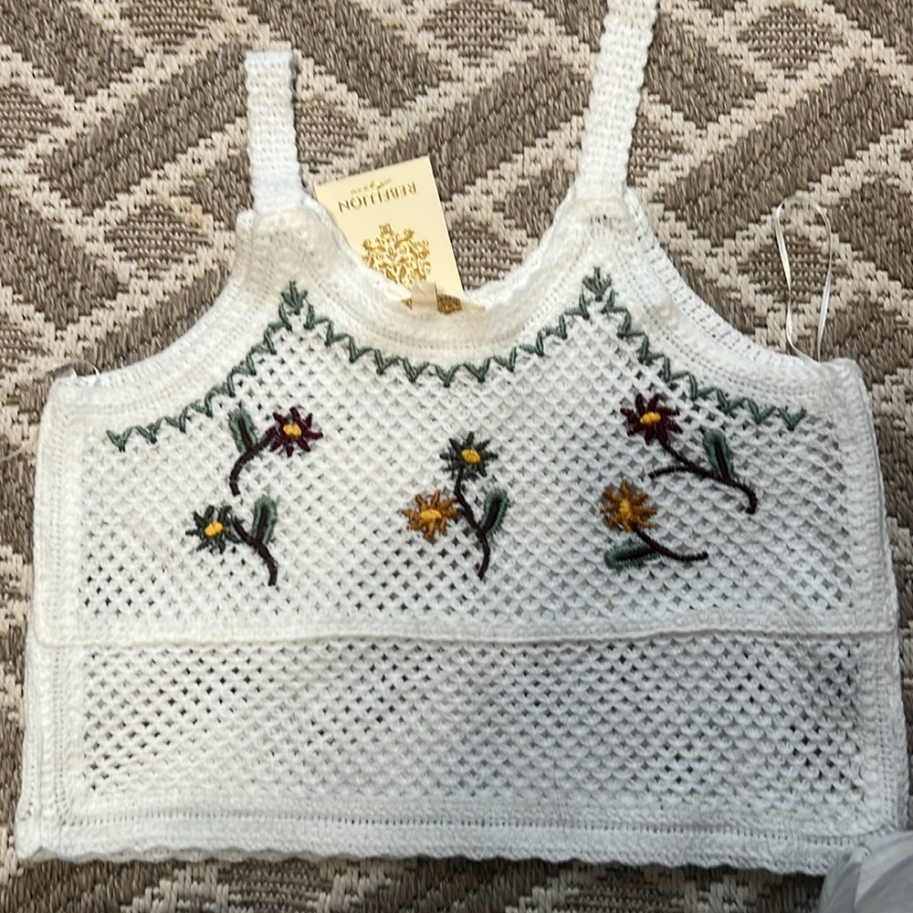 Rebellion Cropped Crocheted Tank top
Size Medium - Picture 2 of 7